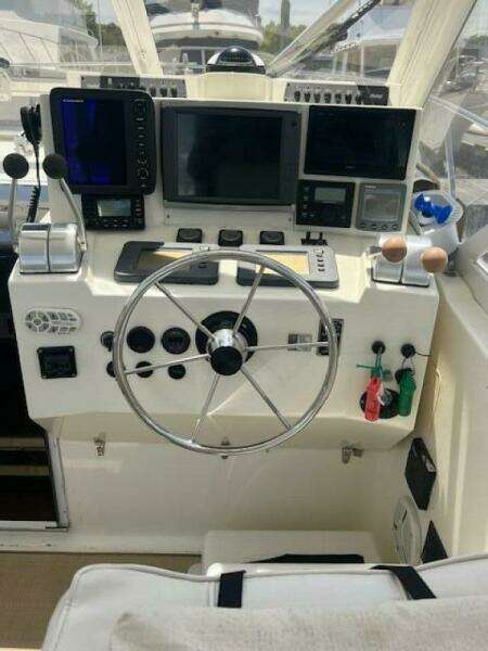 35ft Carolina Classic Yacht For Sale