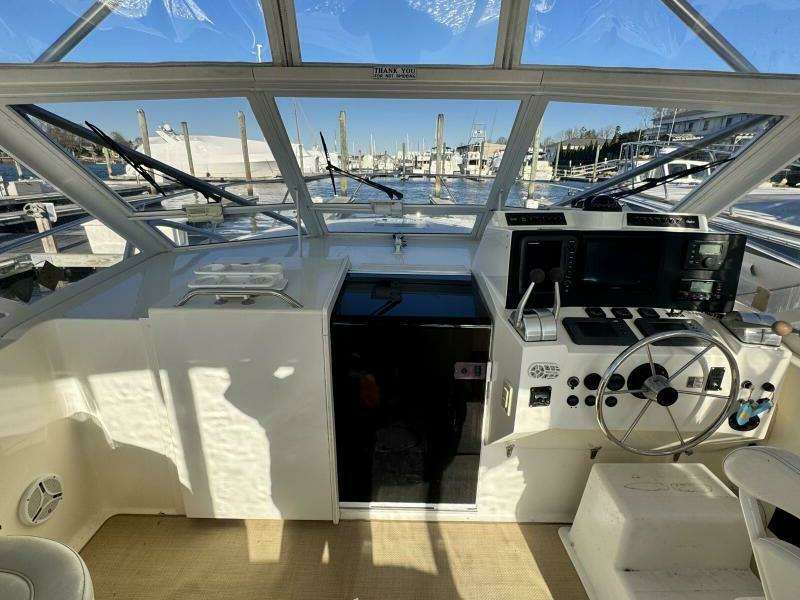 35ft Carolina Classic Yacht For Sale