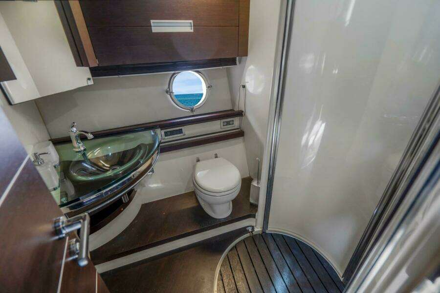 68ft Azimut Yacht For Sale