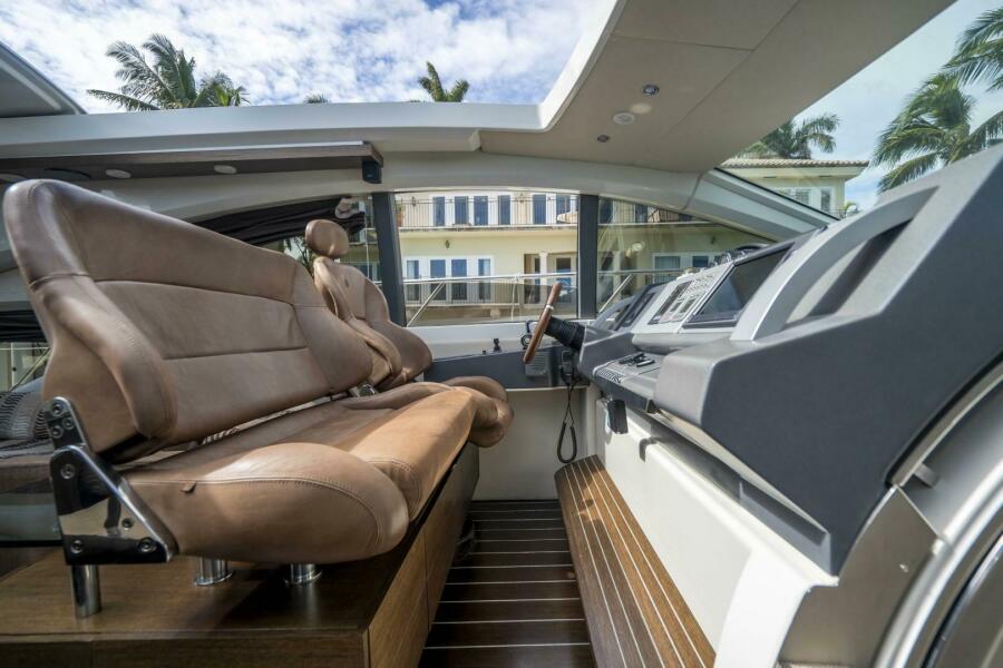 68' 2007 Azimut 68S