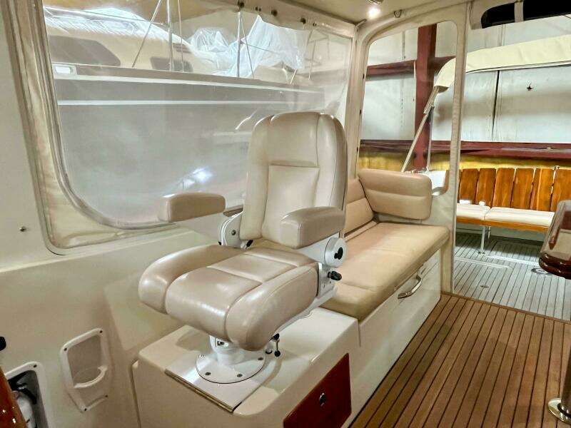 34ft MJM Yacht For Sale
