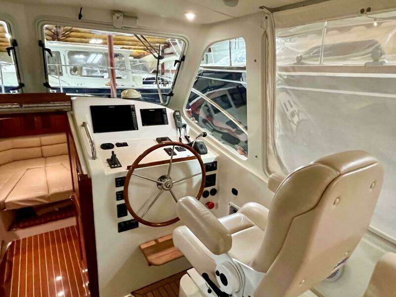 34ft MJM Yacht For Sale