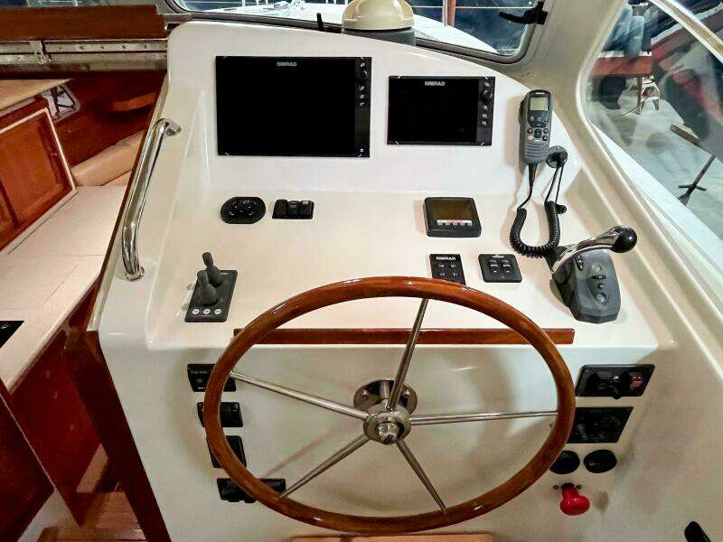 34ft MJM Yacht For Sale