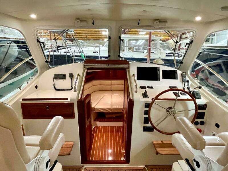 34ft MJM Yacht For Sale