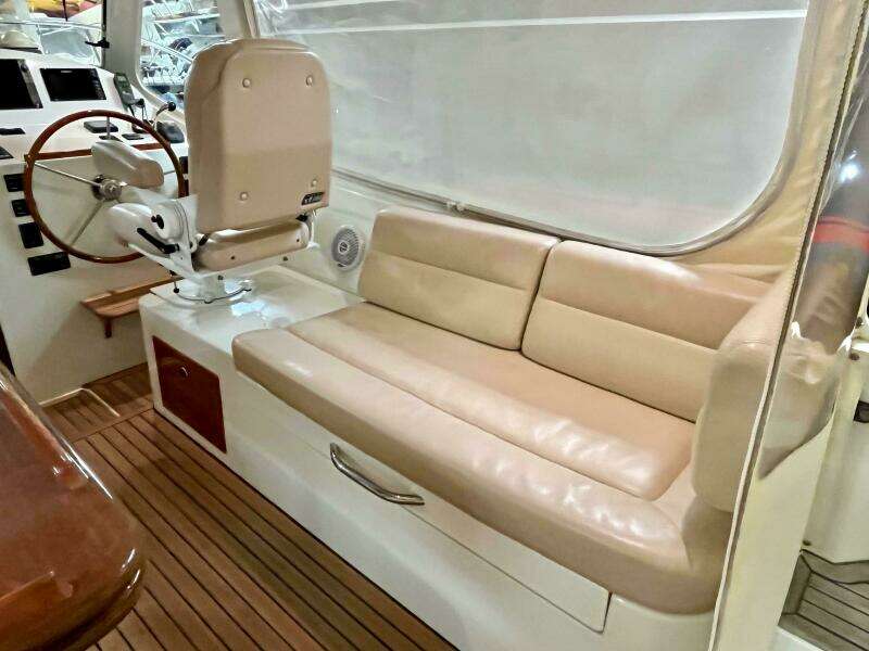 34ft MJM Yacht For Sale