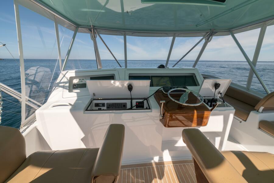 56' 2006 Viking 56 Convertible