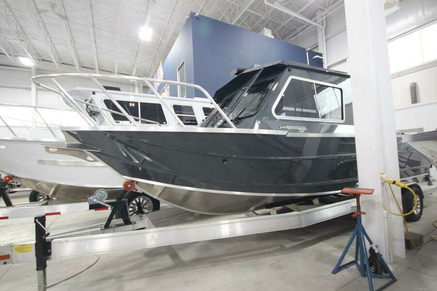 Boat Show Special Pricing 24ft Weldcraft Yacht For Sale