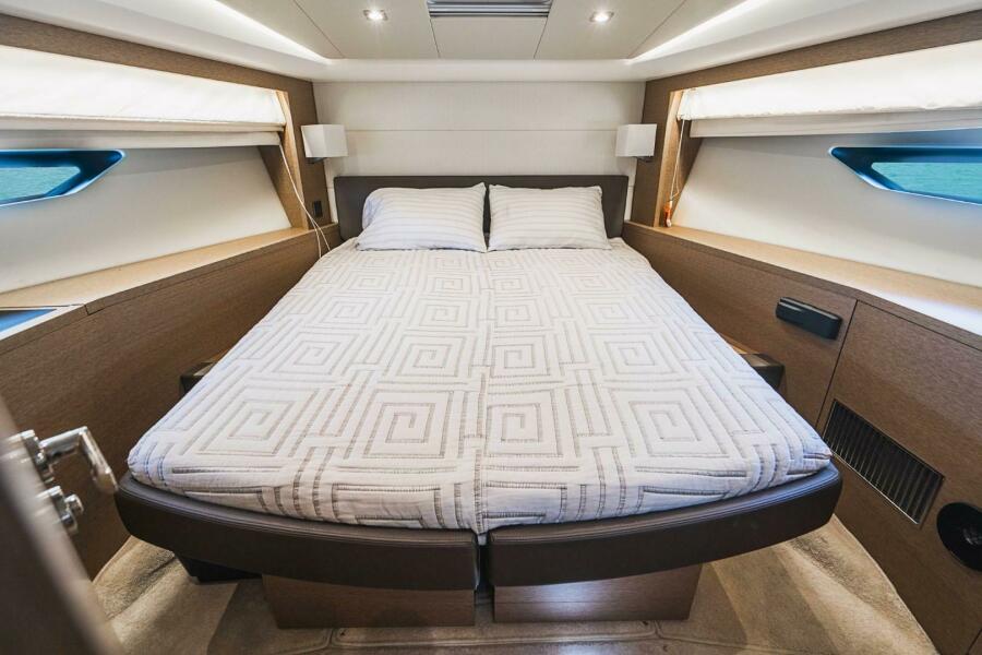 50' 2018 Prestige 500S