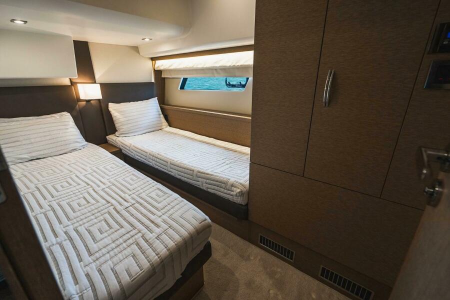 50' 2018 Prestige 500S