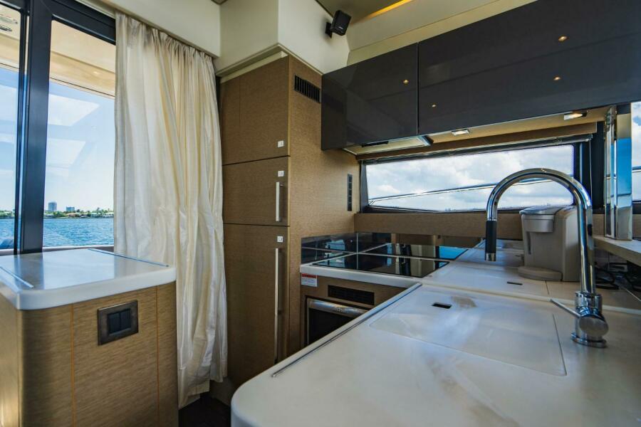 50' 2018 Prestige 500S