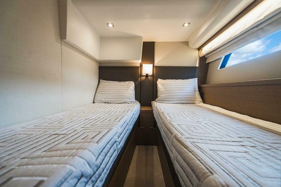 50' 2018 Prestige 500S