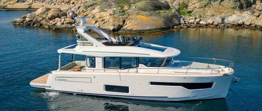 Nimbus 495 Flybridge Profile