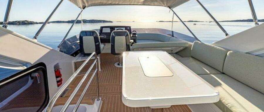 Nimbus 495 Flybridge Flybridge