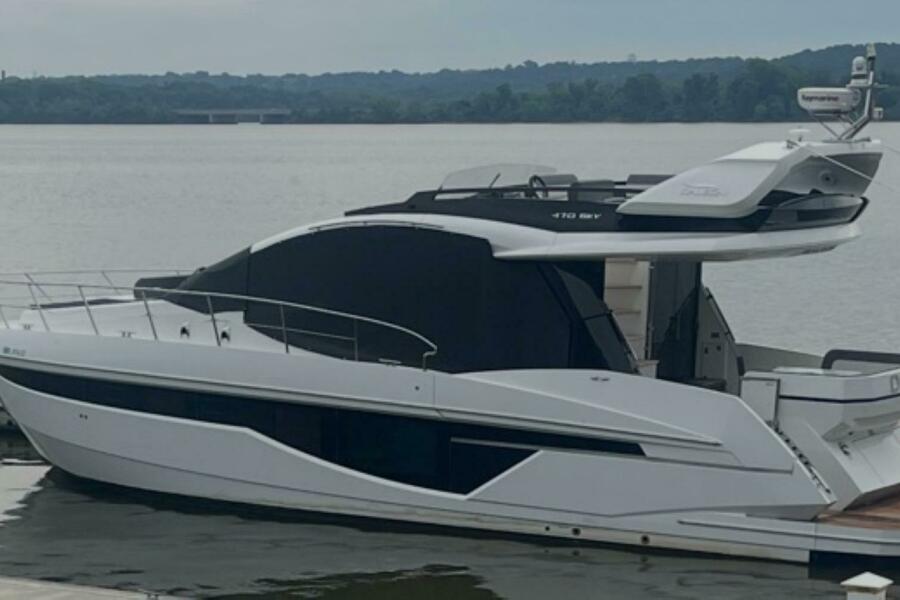 47' 2019 Galeon 470 Sky
