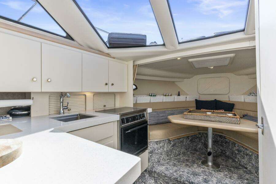 35ft Carver Yacht For Sale