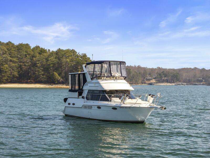 35ft Carver Yacht For Sale