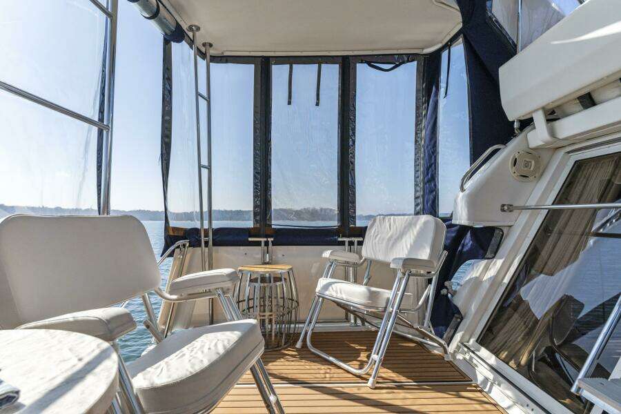 35ft Carver Yacht For Sale