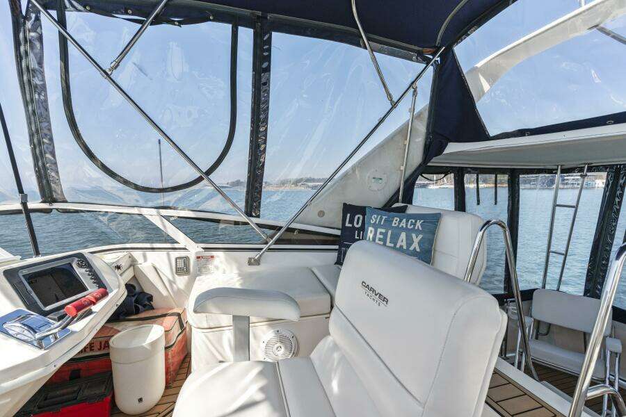 35ft Carver Yacht For Sale
