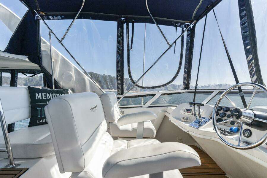 35ft Carver Yacht For Sale