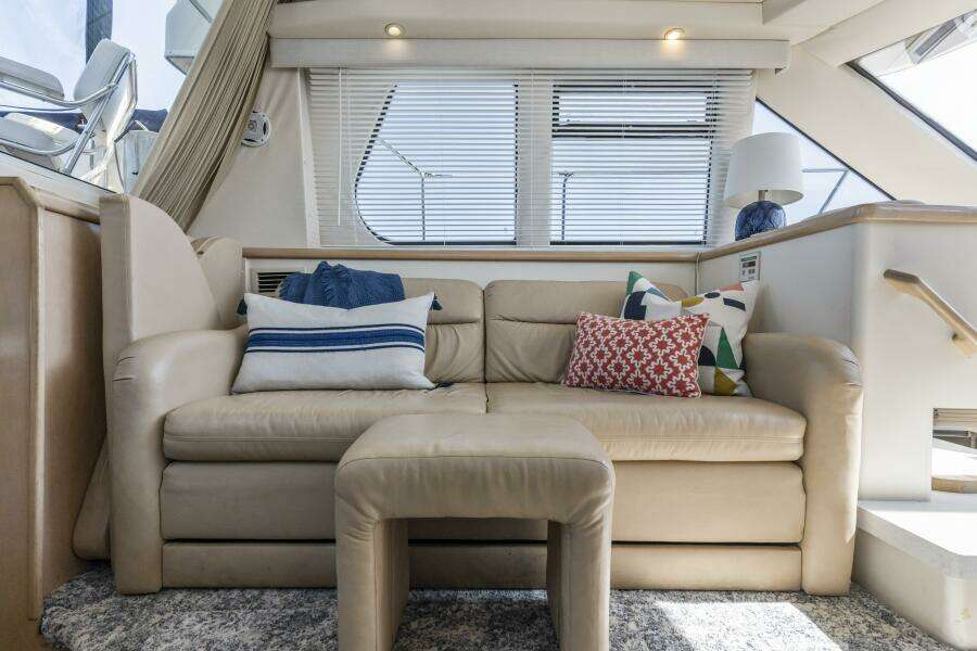 35ft Carver Yacht For Sale