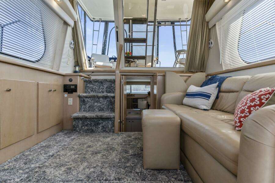 35ft Carver Yacht For Sale
