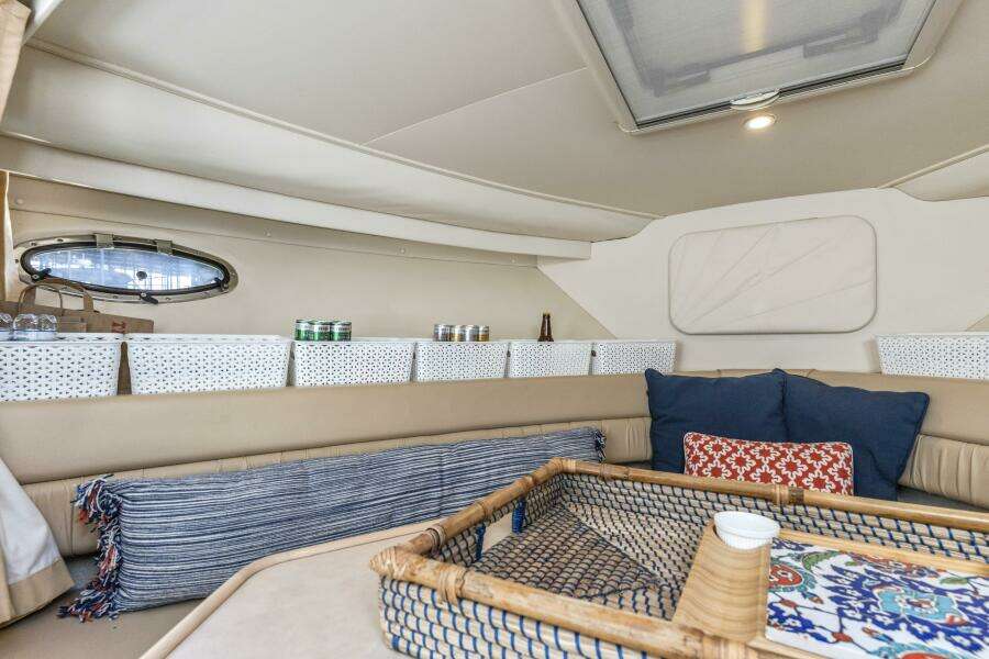 35ft Carver Yacht For Sale