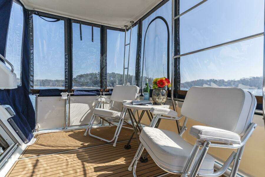 35ft Carver Yacht For Sale