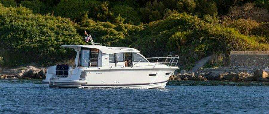 Nimbus 305 Coupe Profile