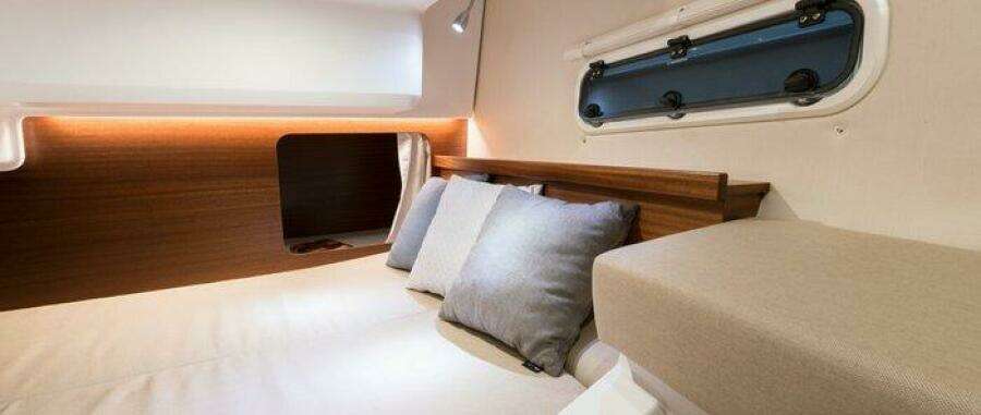 Nimbus 305 Coupe Cabin