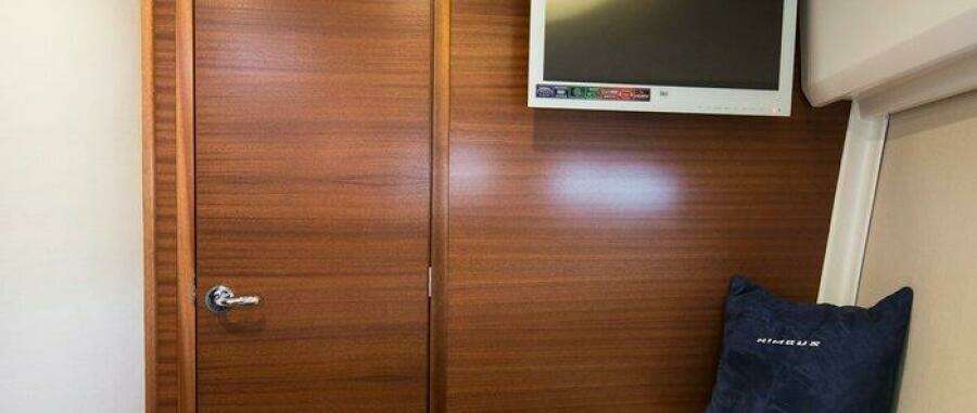 Nimbus 305 Coupe Cabin