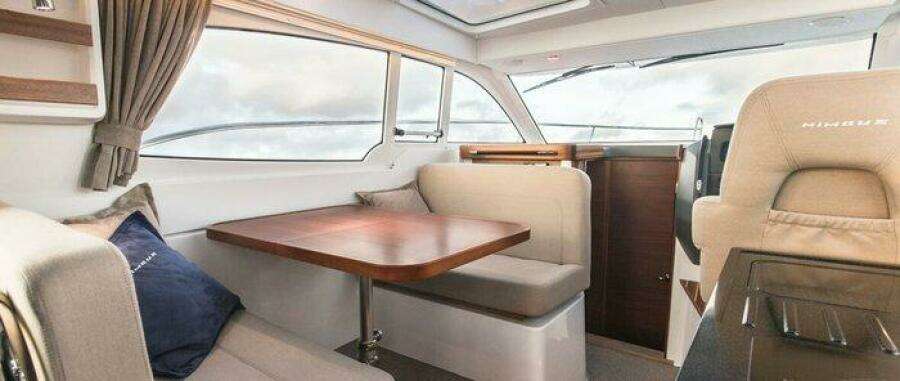 Nimbus 305 Coupe Command Deck