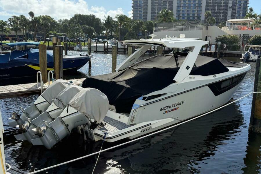 38' 2022 Monterey 385 Super Express