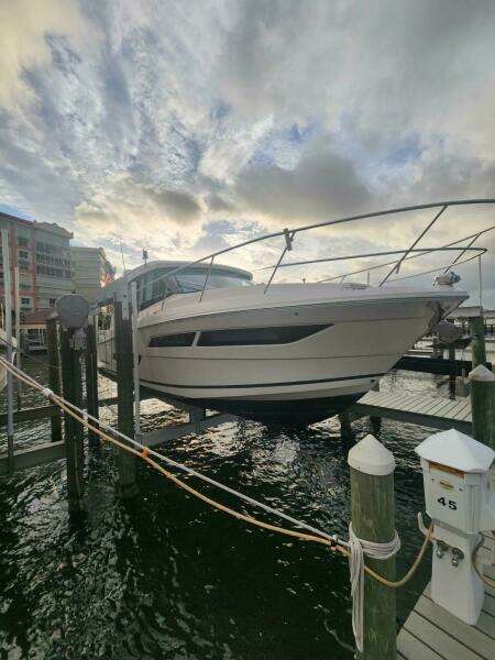 38ft Regal Yacht For Sale