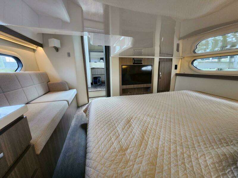 38ft Regal Yacht For Sale