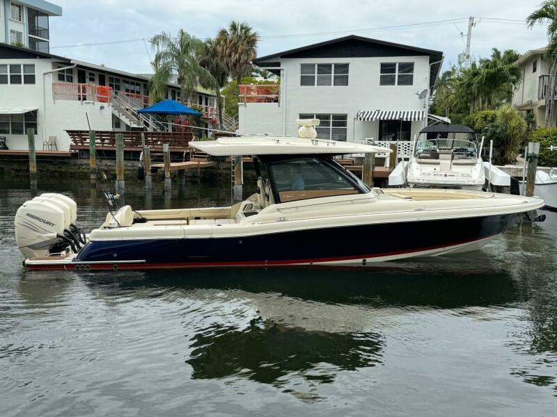 35' 2022 Chris-Craft Calypso 35