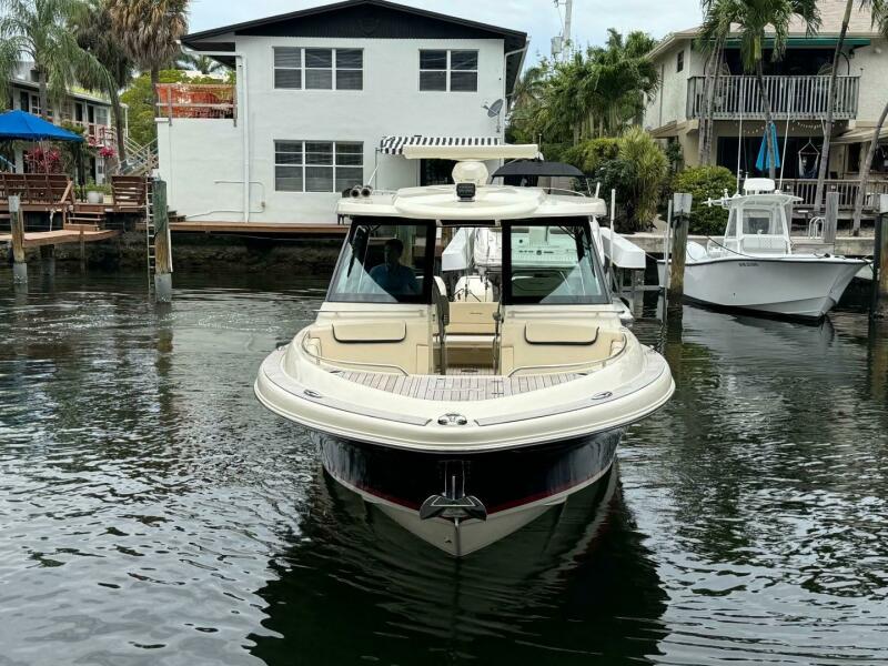 35' 2022 Chris-Craft Calypso 35