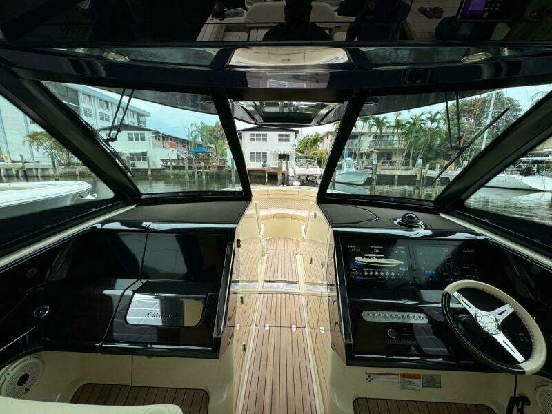 35ft Chris Craft Yacht For Sale