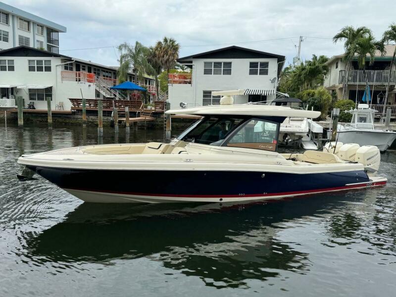 35' 2022 Chris-Craft Calypso 35