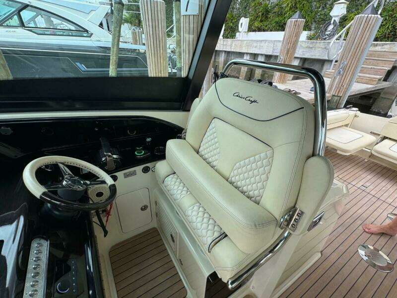 35ft Chris Craft Yacht For Sale