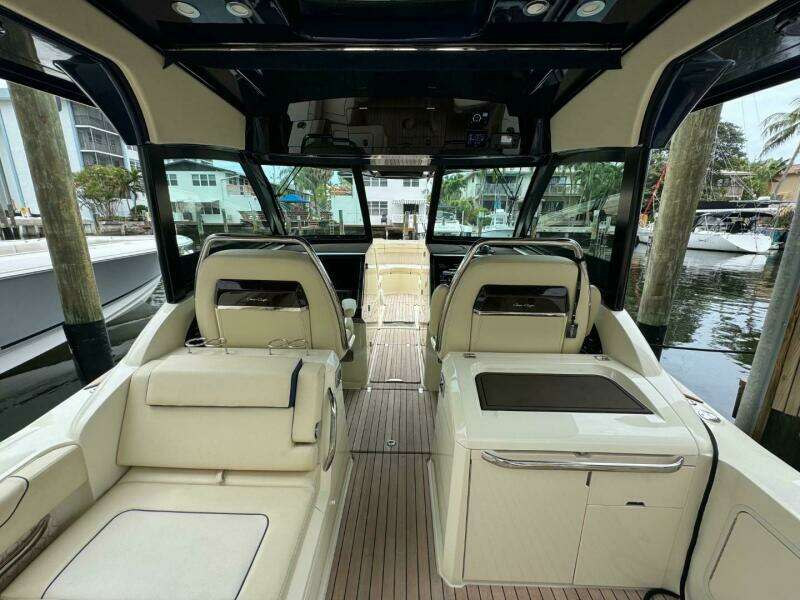 35ft Chris Craft Yacht For Sale