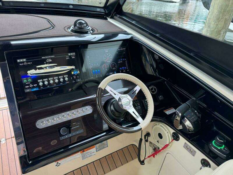 35ft Chris Craft Yacht For Sale