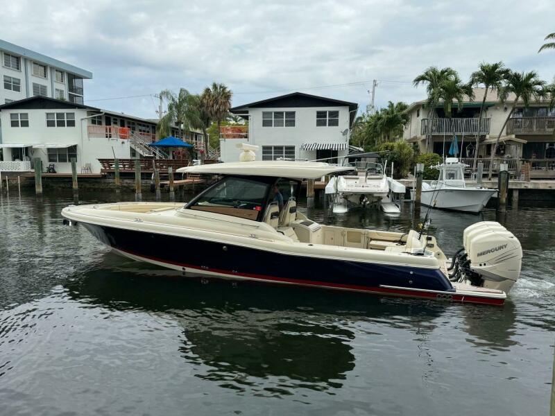 35' 2022 Chris-Craft Calypso 35