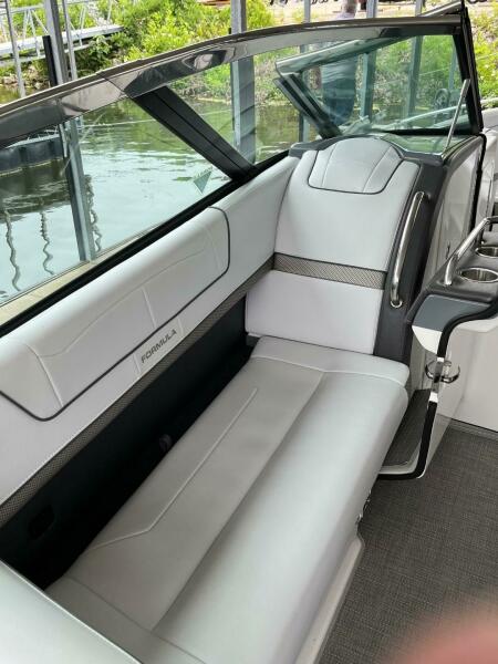 35' 2020 Formula 350 Crossover Bowrider