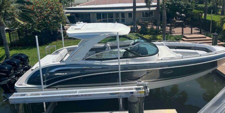 35' 2020 Formula 350 Crossover Bowrider