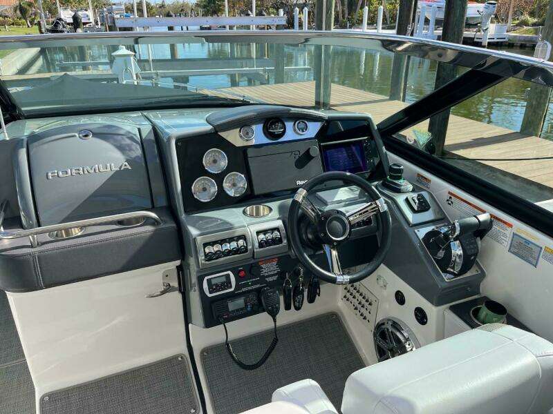 35ft Formula Yacht For Sale