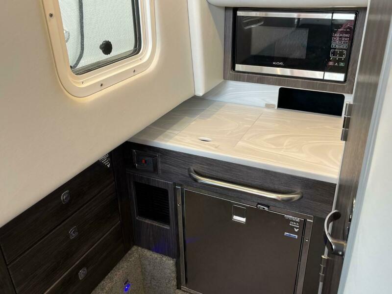 35' 2020 Formula 350 Crossover Bowrider