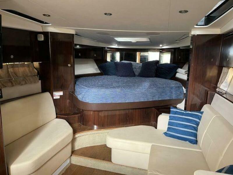 35' 2017 Sea Ray Sundancer 350