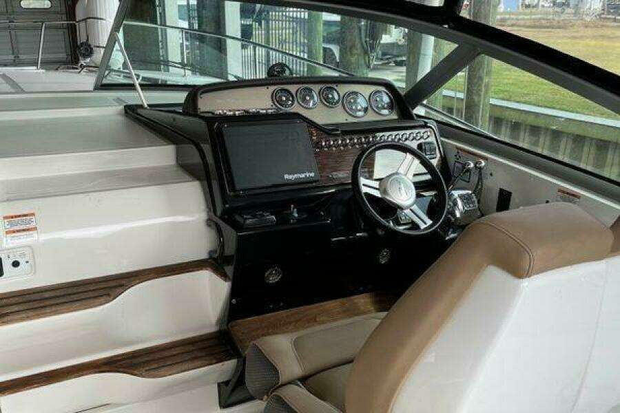 35ft Sea Ray Yacht For Sale