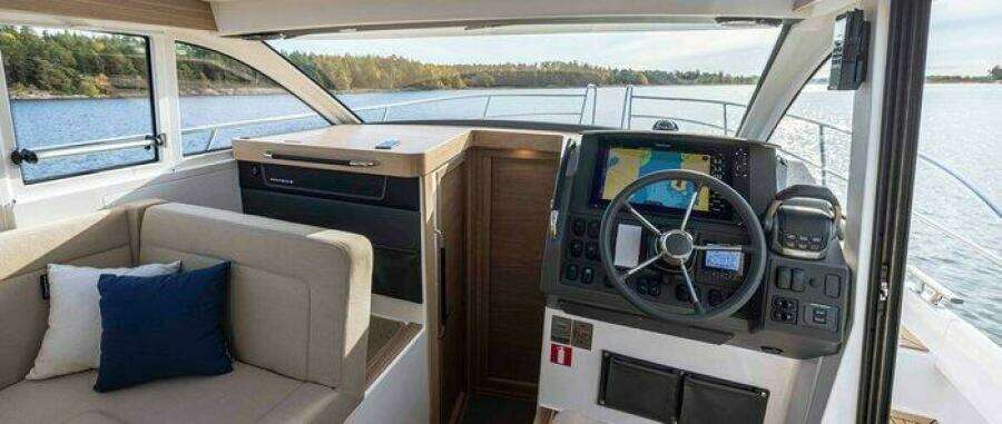 Nimbus 365 Coupe Helm