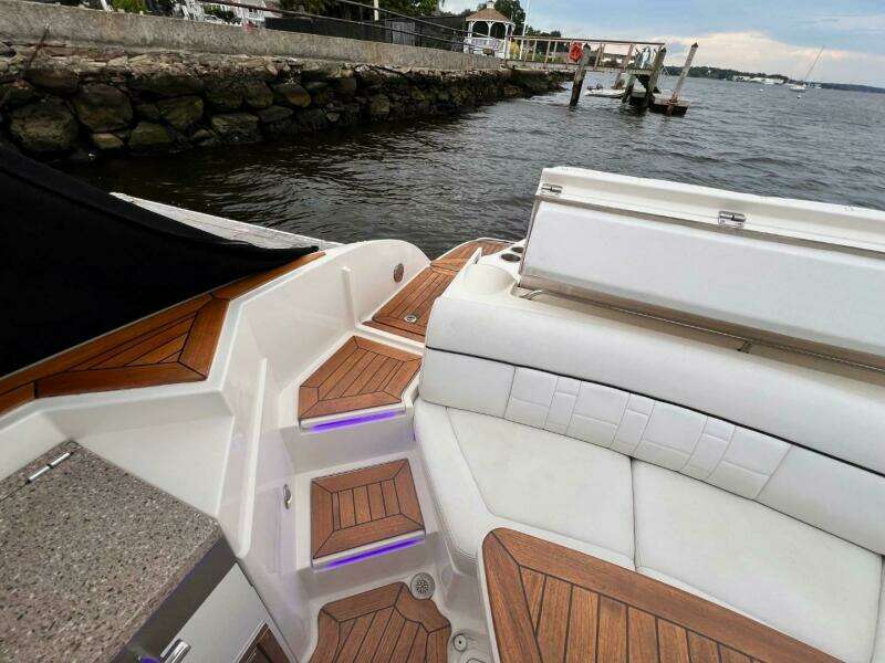 35ft Sea Ray Yacht For Sale